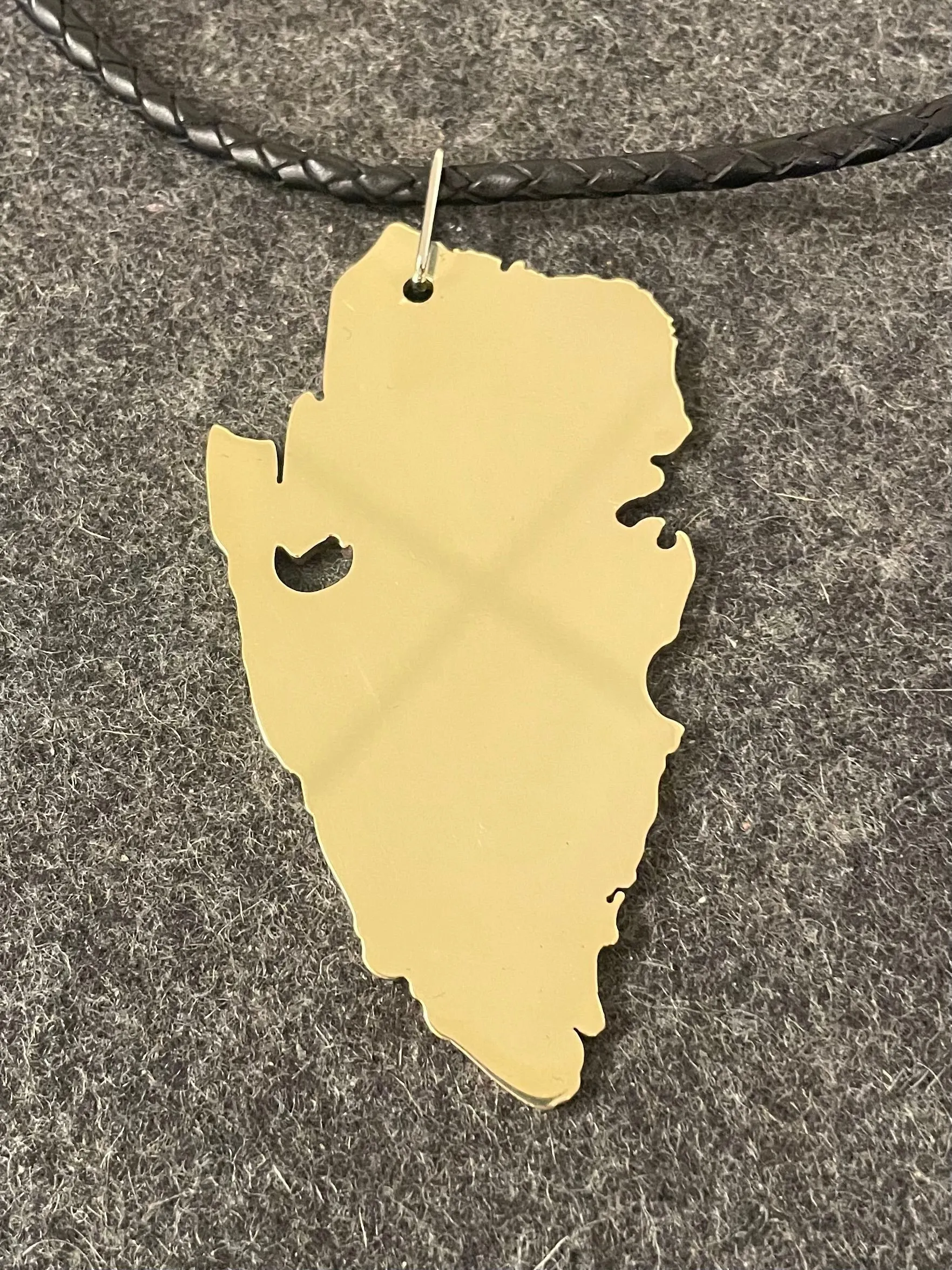 Bronze necklace: Energy Reflector