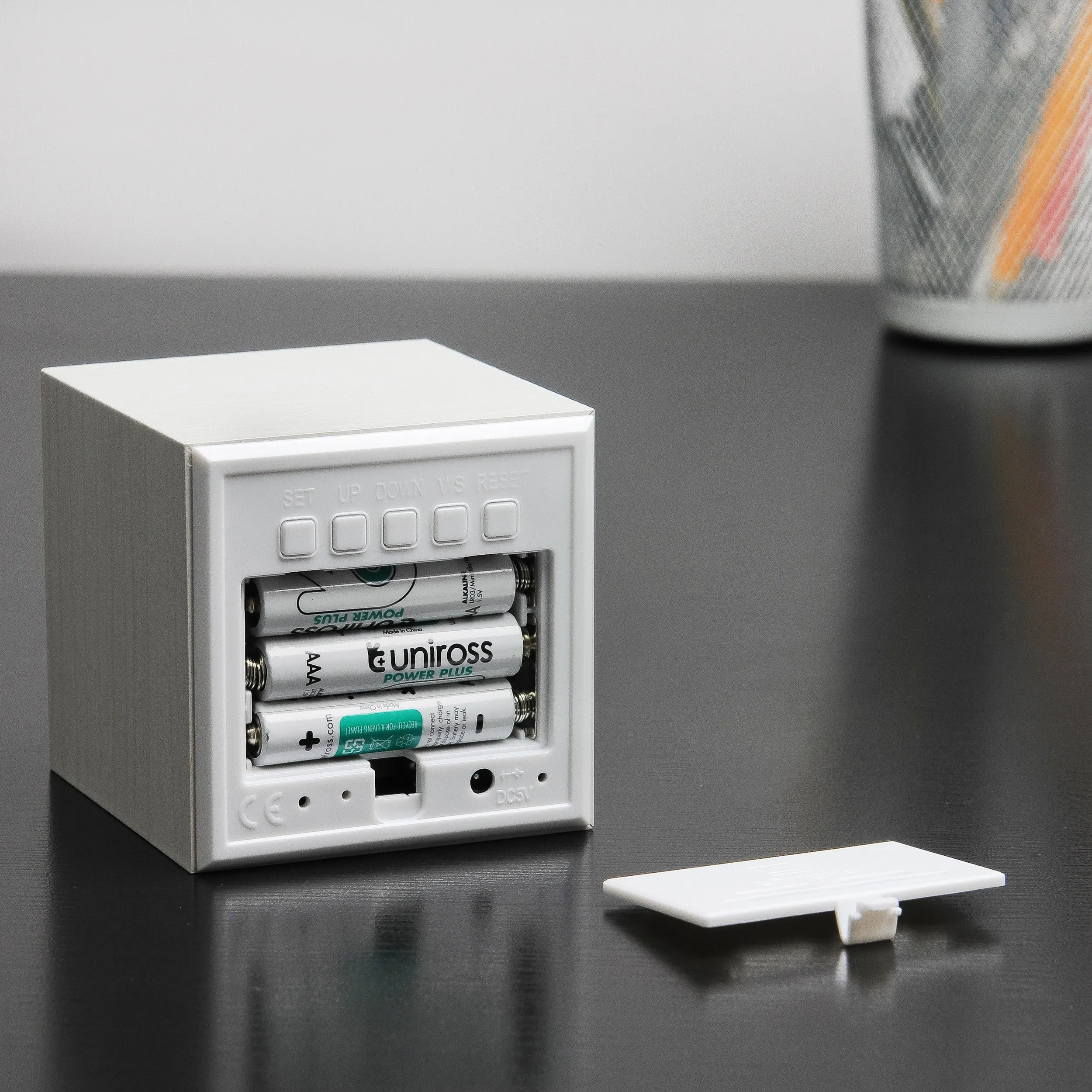Cube Click Clock - White