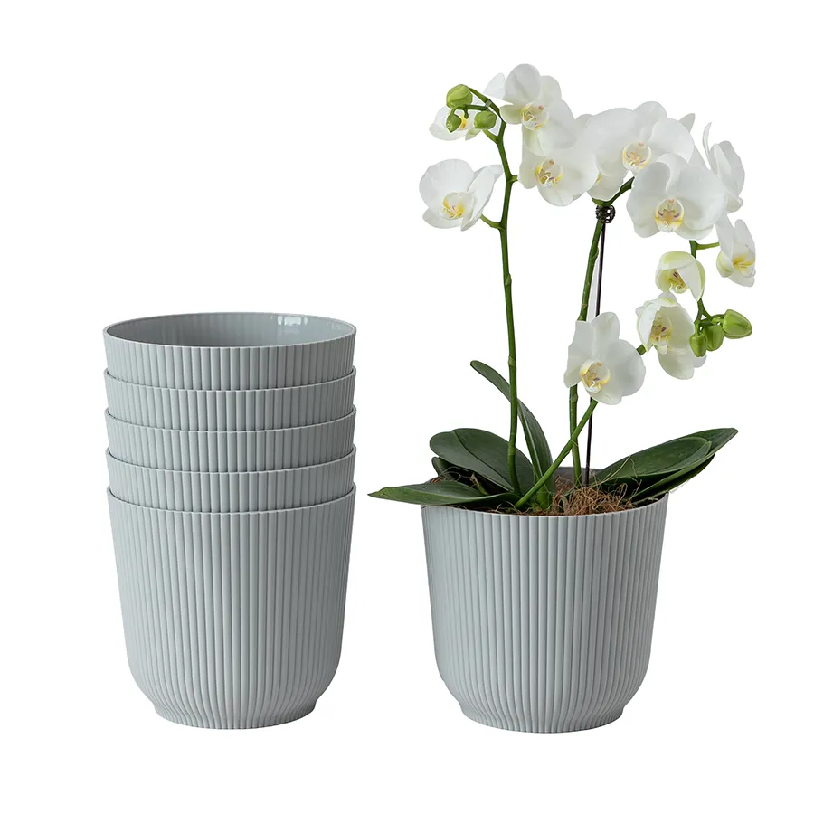 Darcy Plastic Pot