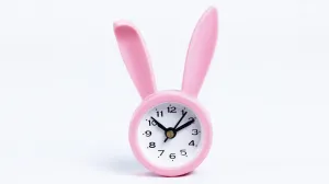 fab5 Plastic Rabbit Shape Decorative Table Clock (Pink)