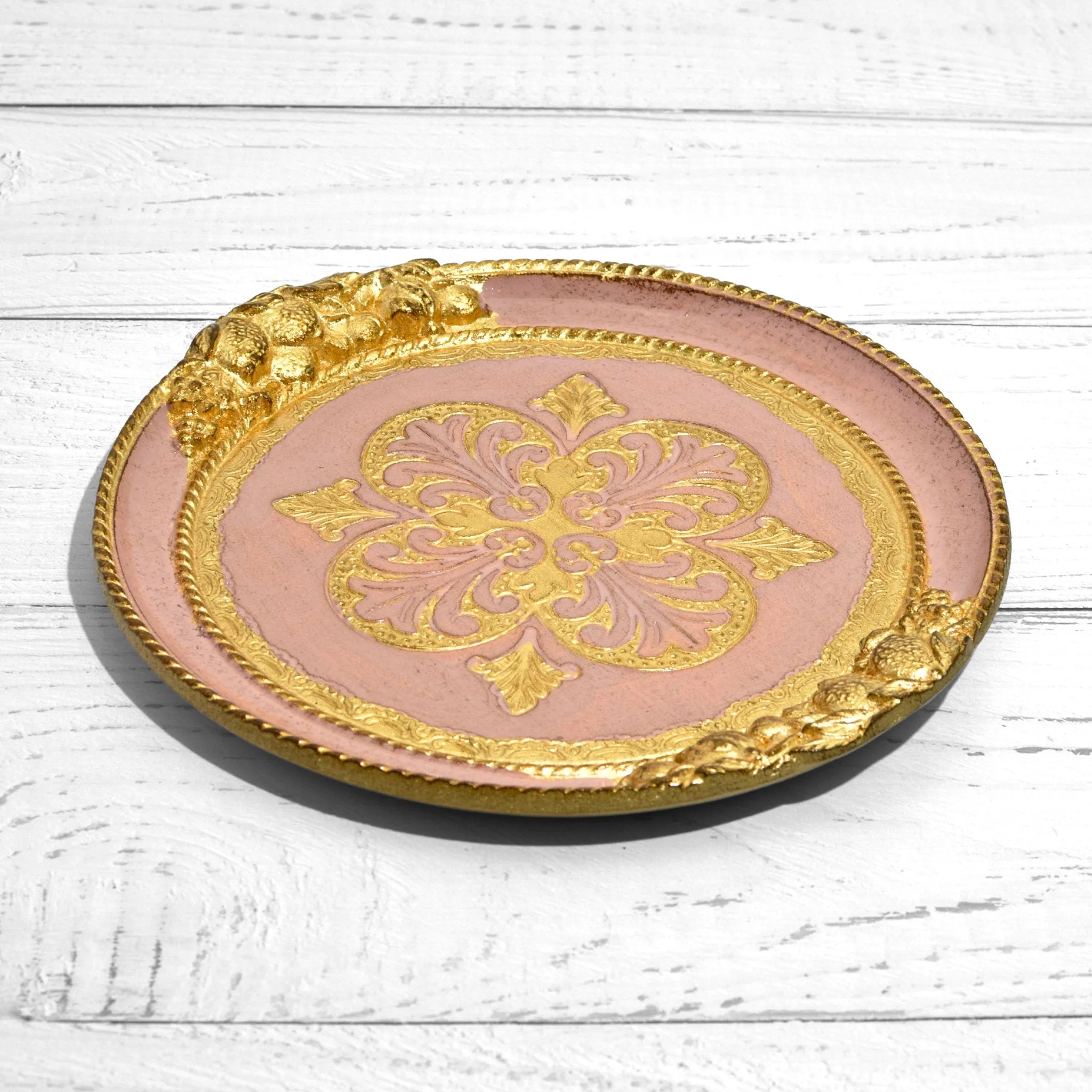 Florentine Carved Wood Small Circle Lemon Tray