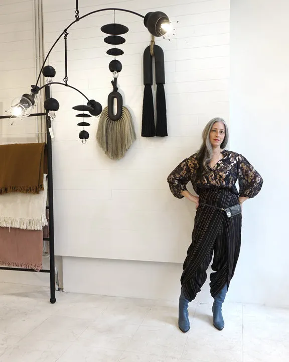 The Fleurish Minor Chandelier Black